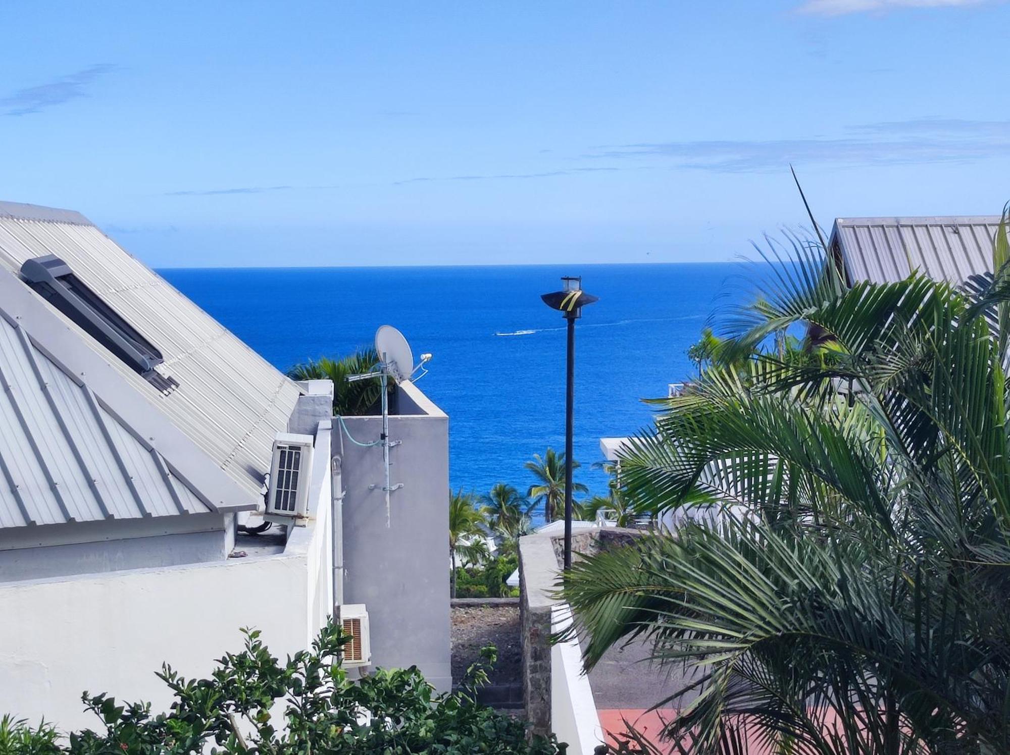 Le Nid Oceanique ! Appart T2 Avec Terrasse, Vue Mer Et Parking Prive En Sous Sol, Proche Du Centre Ville De Saint Gilles Les Bains Zewnętrze zdjęcie